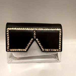 Trending Now the Shady Clutch